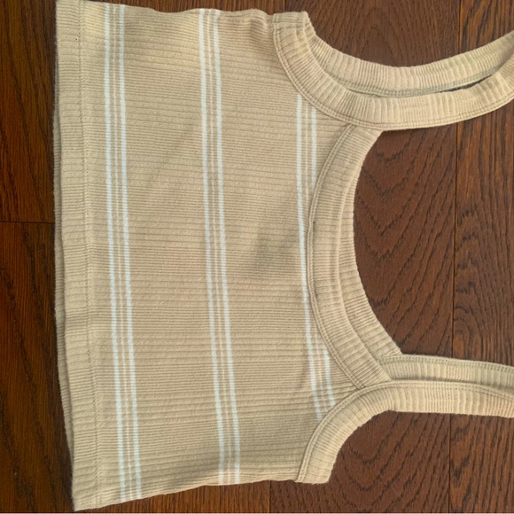 Forever 21 cropped tank. Size M. - Picture 2 of 3